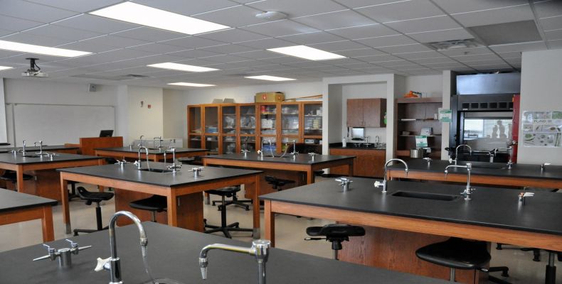 BIOLOGY LAB